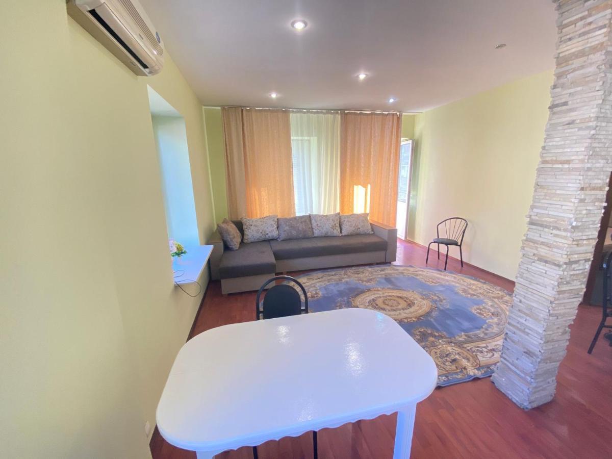 White New Apartments Ultracentral 2-Rooms In The Heart Chisinau Exterior photo