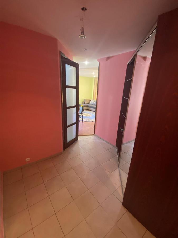 White New Apartments Ultracentral 2-Rooms In The Heart Chisinau Exterior photo