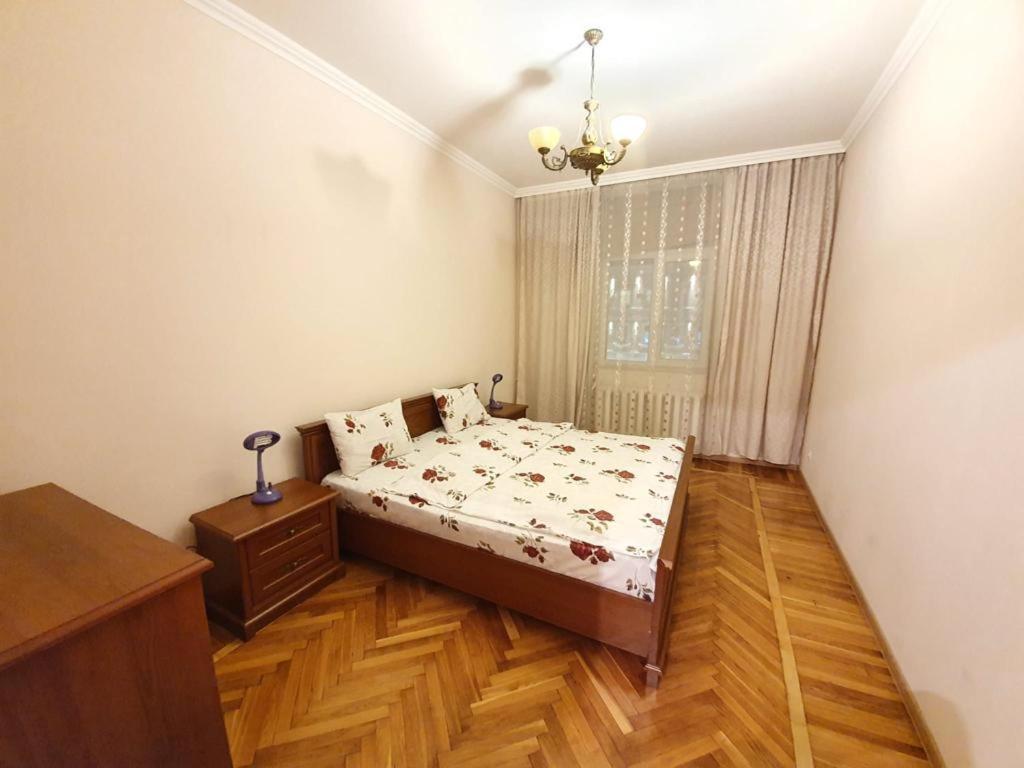 White New Apartments Ultracentral 2-Rooms In The Heart Chisinau Exterior photo